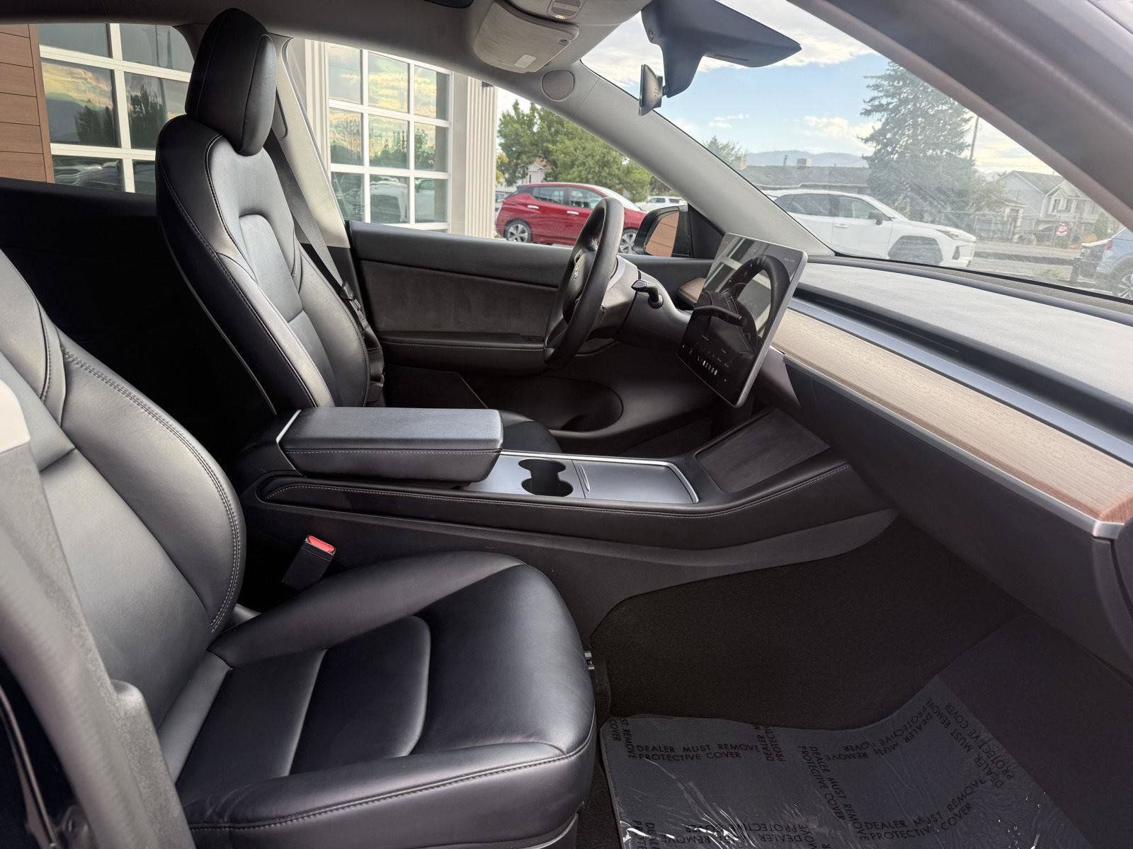 Used 2022 Tesla Model Y Long Range AWD/4WD image 24