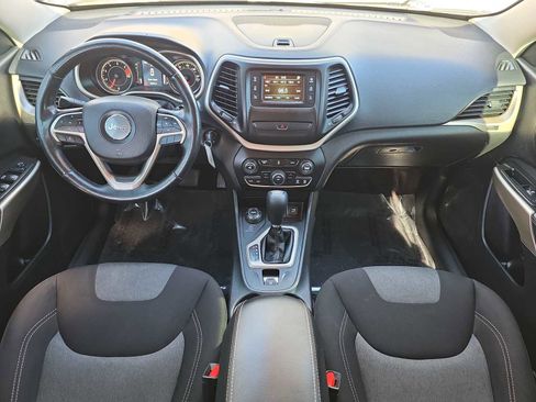 Used 2018 Jeep Cherokee Latitude w/ Cold Weather Group image 14