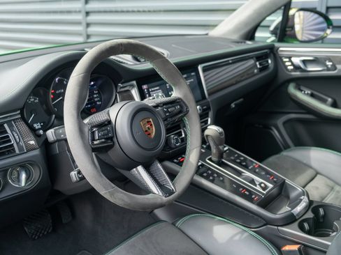 Certified 2025 Porsche Macan GTS AWD/4WD image 4