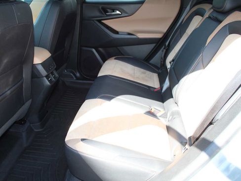 Used 2025 Chevrolet Equinox ACTIV w/ Safety and Technology Package FWD image 23