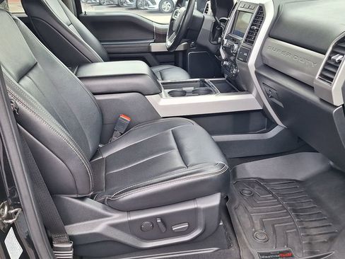 Used 2020 Ford F250 Lariat w/ Lariat Ultimate Package AWD/4WD image 25