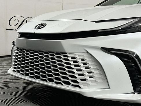Used 2025 Toyota Camry XSE FWD image 35