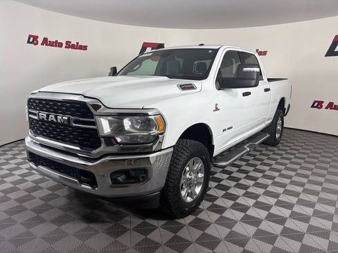 Used 2024 RAM 2500 Big Horn w/ Off Road Package AWD/4WD image 2
