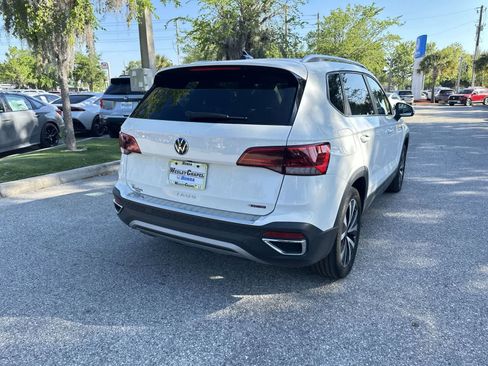 Used 2023 Volkswagen Taos SE w/ Panoramic Sunroof Package AWD/4WD image 6