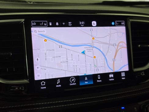 Used 2023 Chrysler Pacifica Limited w/ Uconnect Theater Family Group FWD image 30