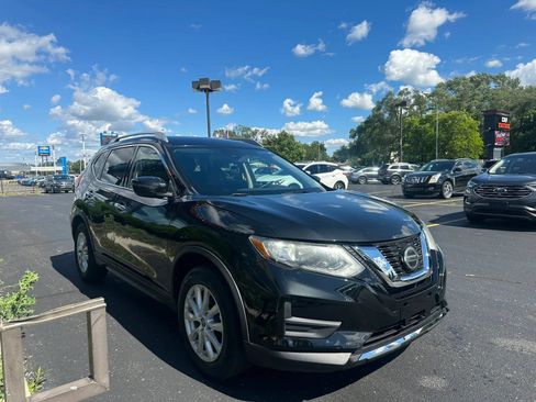 Used 2020 Nissan Rogue SV FWD image 3