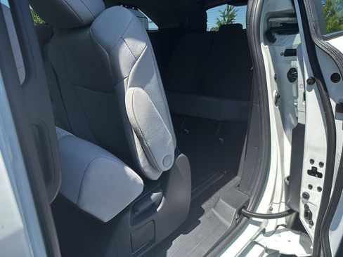 Used 2026 Toyota Sienna LE FWD image 23