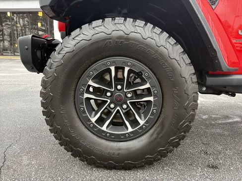 Used 2024 Jeep Wrangler Unlimited Rubicon image 12