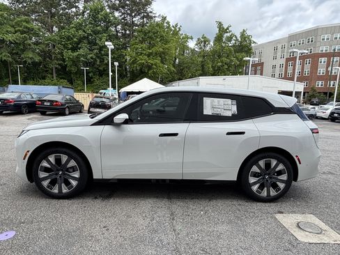 Used 2026 BMW iX xDrive45 w/ Premium Package AWD/4WD image 5