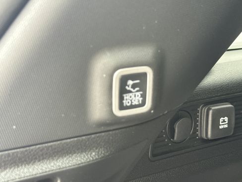 Used 2024 Jeep Grand Cherokee Altitude AWD/4WD image 13