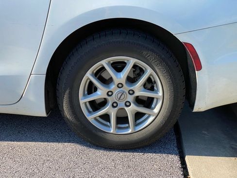 Used 2022 Chrysler Pacifica Touring-L FWD image 5