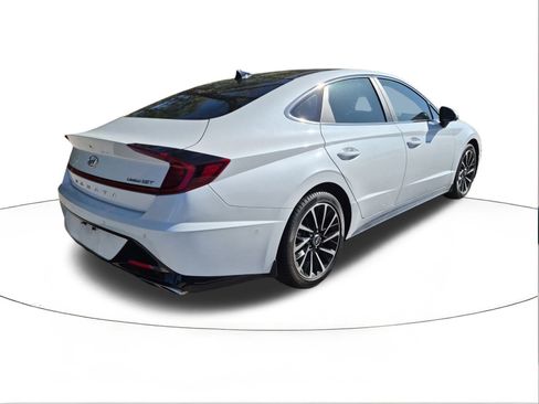 Used 2021 Hyundai Sonata Limited image 2