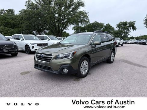 Used 2019 Subaru Outback 2.5i Premium AWD/4WD image 1