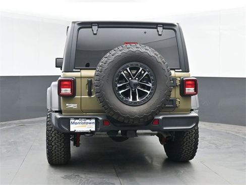 Used 2025 Jeep Wrangler Willys image 13