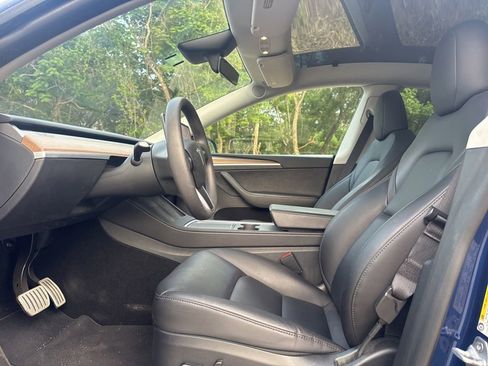Used 2024 Tesla Model Y Performance AWD/4WD image 23