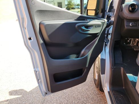 New 2025 Mercedes-Benz Sprinter 2500 image 15