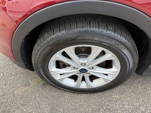 Used 2018 Ford Escape SEL image 16