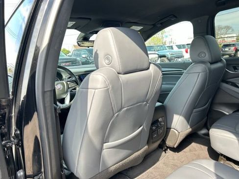 Used 2022 Buick Enclave Premium image 23
