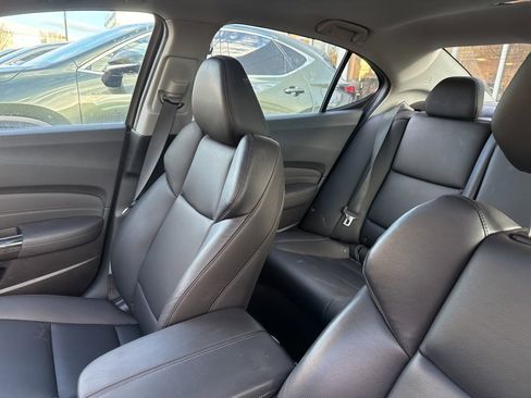 Used 2020 Acura TLX image 12