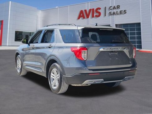 Used 2024 Ford Explorer XLT w/ Equipment Group 202A image 9