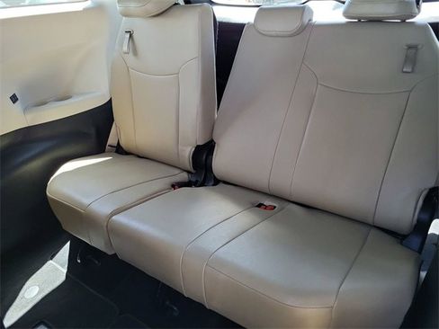 Used 2024 Toyota Sienna XLE image 25