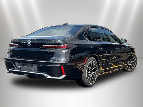Used 2024 BMW i7 xDrive60 AWD/4WD image 6