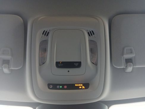 Used 2025 Buick Envision Preferred AWD/4WD image 7