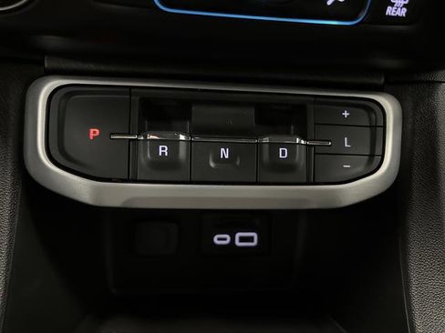 Used 2023 GMC Acadia SLE w/ Infotainment Package image 21