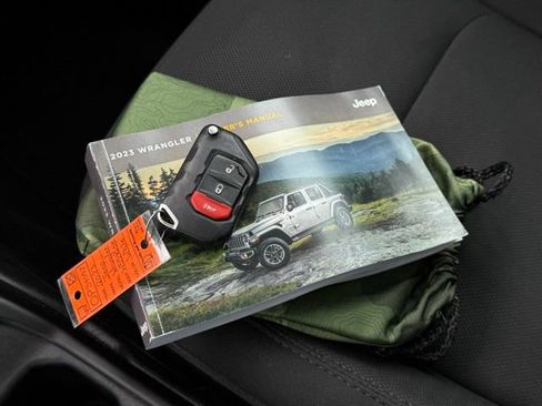 Used 2023 Jeep Wrangler Sahara image 7