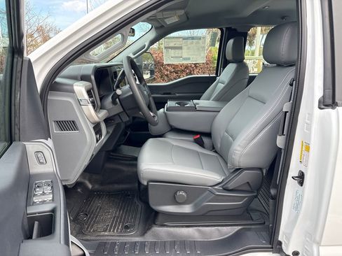 New 2026 Ford F250 XL w/ XL Driver Assist Package RWD image 28