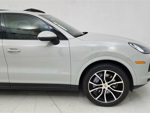 Used 2022 Porsche Cayenne image 7