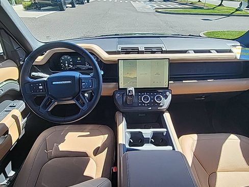 New 2026 Land Rover Defender 110 X-Dynamic SE AWD/4WD image 22