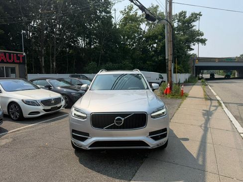 Used 2016 Volvo XC90 T6 Momentum w/ Momentum Plus Package AWD/4WD image 12