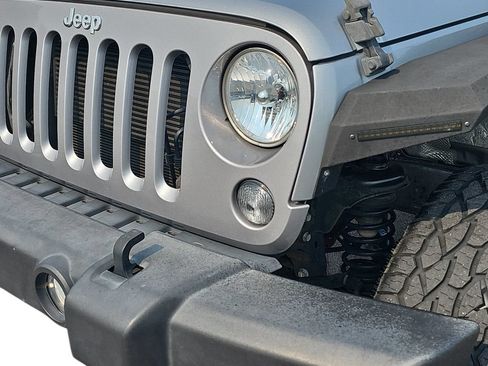Used 2018 Jeep Wrangler Unlimited Sport S AWD/4WD image 30