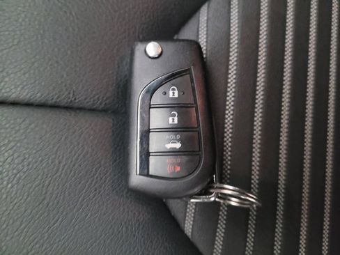 Used 2023 Toyota Camry SE image 32