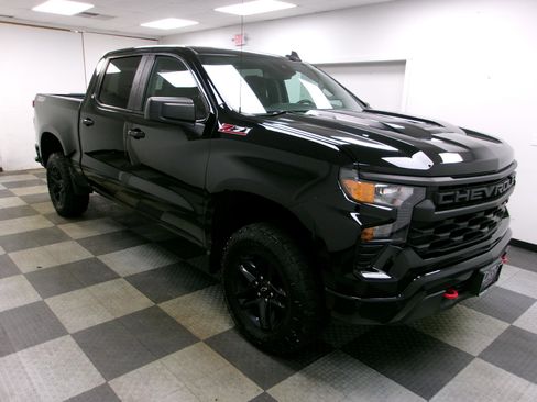 Used 2022 Chevrolet Silverado 1500 Custom Trail Boss AWD/4WD image 12
