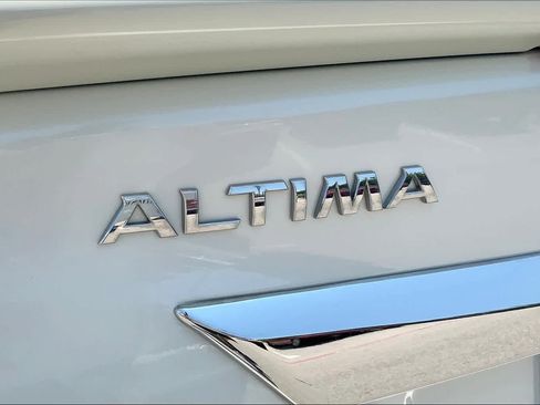 Used 2014 Nissan Altima 2.5 SL w/ Technology Package FWD image 30