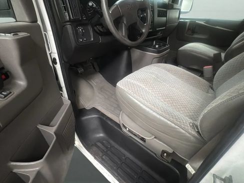 Used 2004 Chevrolet Express 3500 Extended Passenger w/ LS Preferred Equipment Group RWD image 25