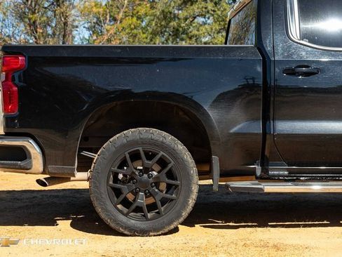 Used 2022 Chevrolet Silverado 1500 LT w/ Bed Protection Package image 5