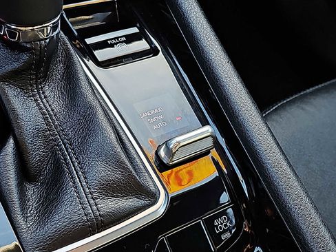 Used 2022 Jeep Compass Limited image 23