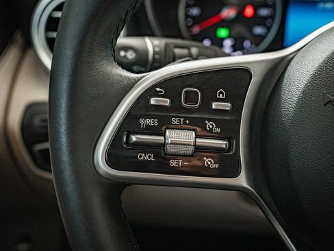 Used 2021 Mercedes-Benz GLC 300 4MATIC image 25