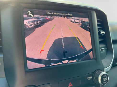 Used 2019 RAM 1500 Big Horn AWD/4WD image 18