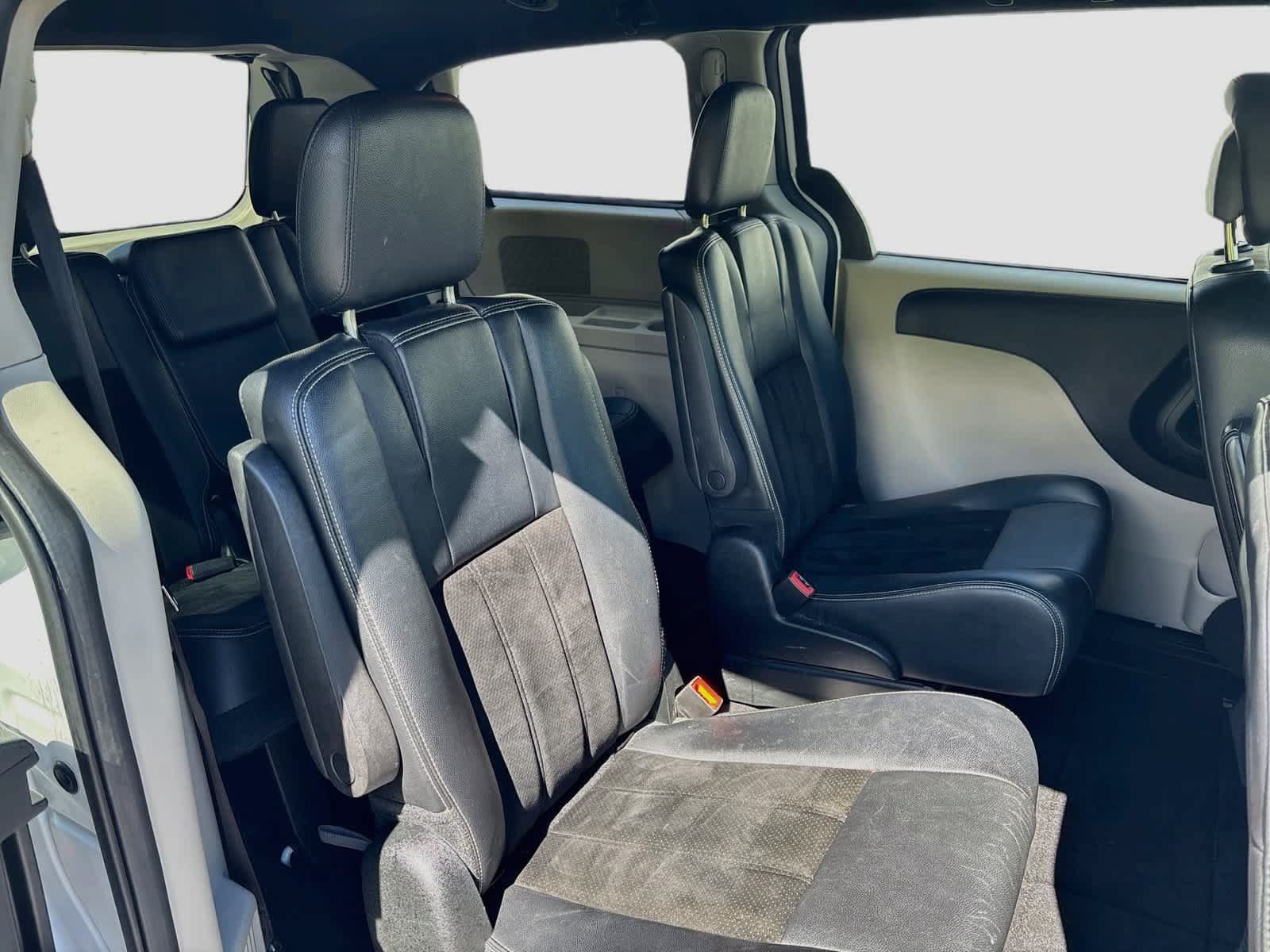 Used 2018 Dodge Grand Caravan SXT FWD image 28