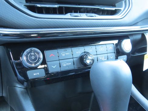 New 2026 Jeep Compass Latitude image 29