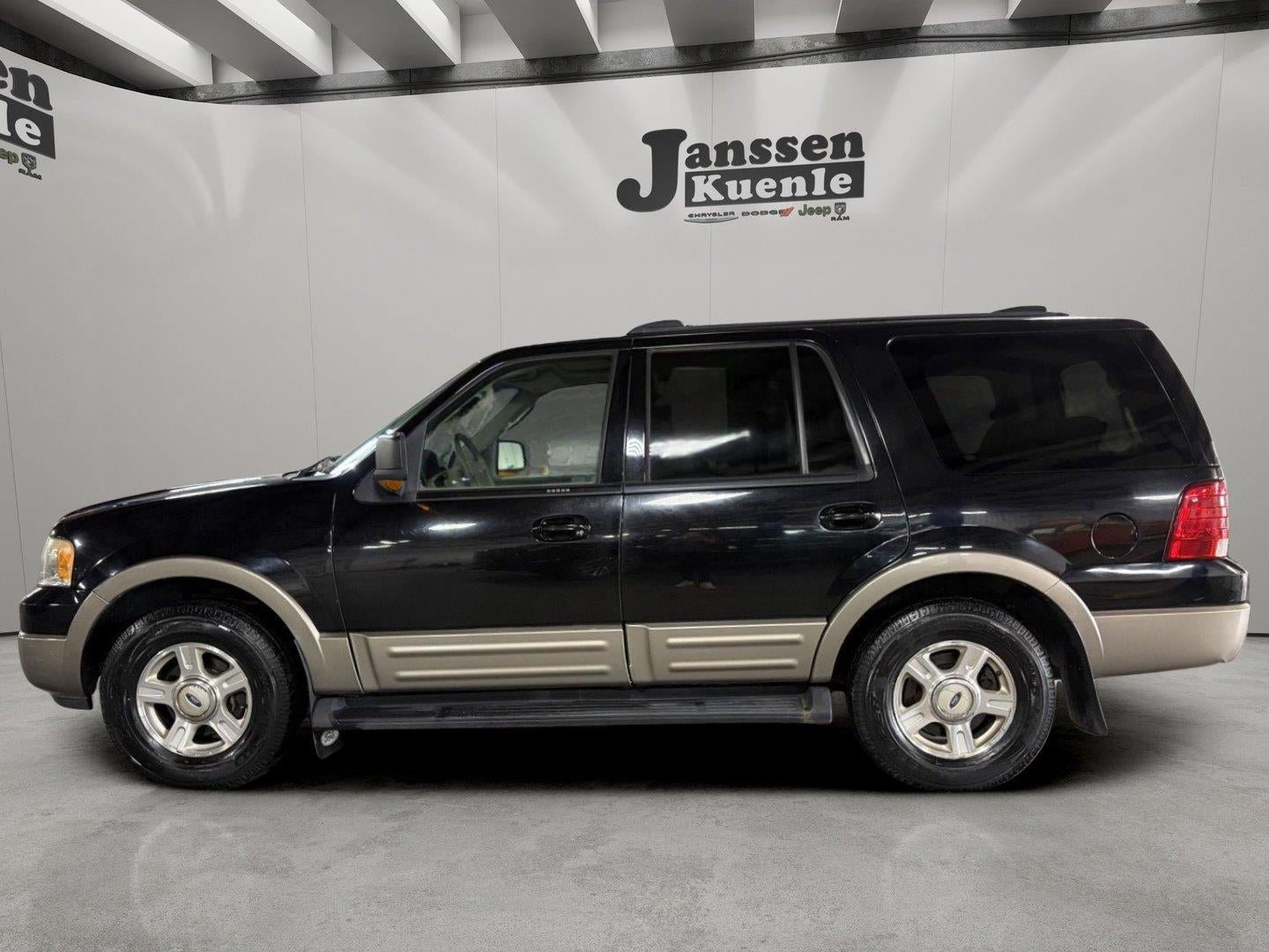 Used 2003 Ford Expedition Eddie Bauer AWD/4WD image 2