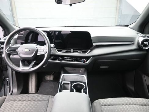 Used 2025 Chevrolet Equinox LT FWD image 28