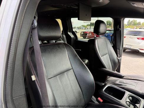 Used 2015 Dodge Grand Caravan R/T FWD image 22