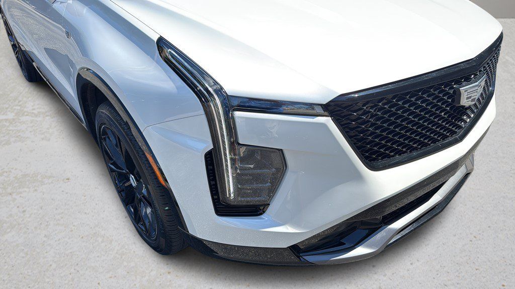 Certified 2025 Cadillac XT4 Sport w/ LPO, Onyx Lite Package AWD/4WD image 10