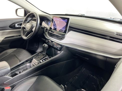 Used 2022 Jeep Compass Limited image 26