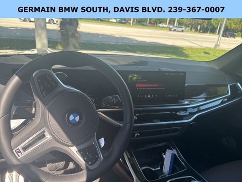 Used 2025 BMW X7 M60i image 40